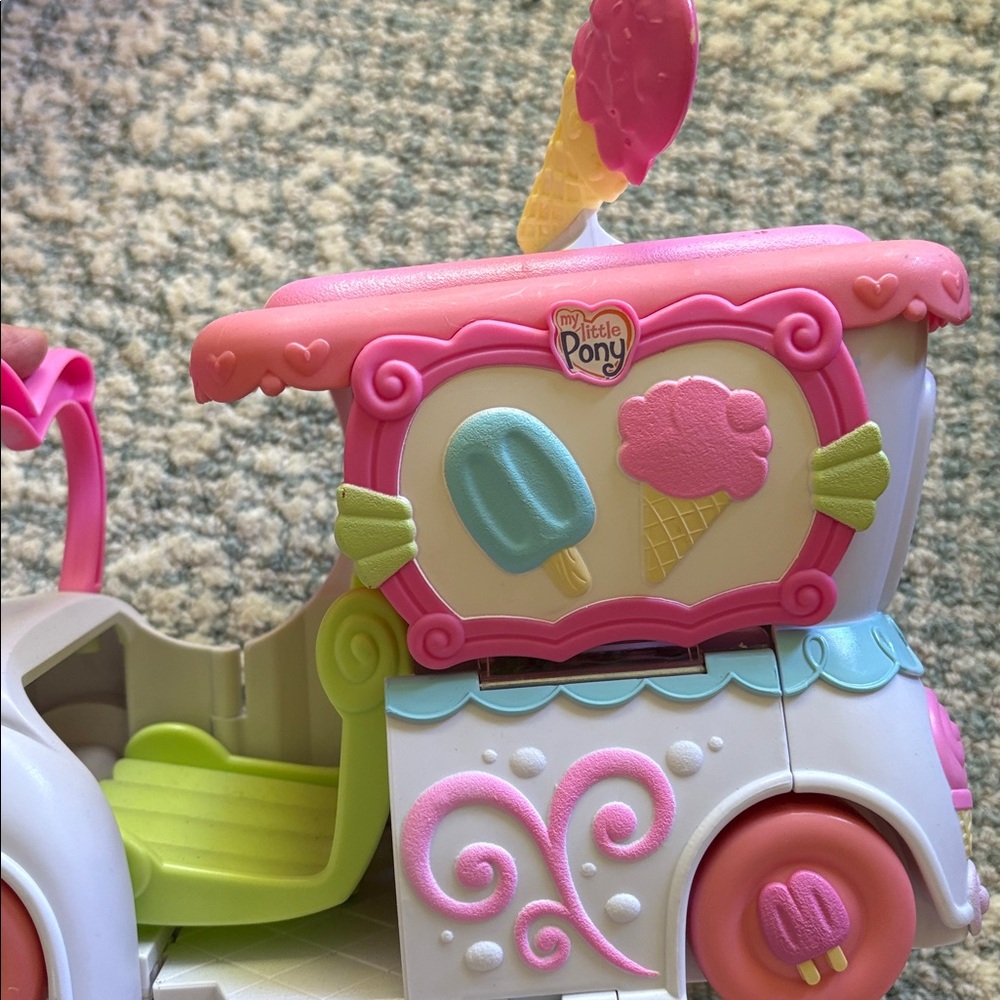 Shopkins Dolls and toys with accessories - Picture 4 of 8
